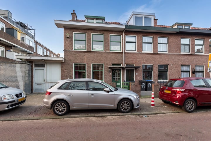 Bekijk foto 23 van Van den Berghstraat 13