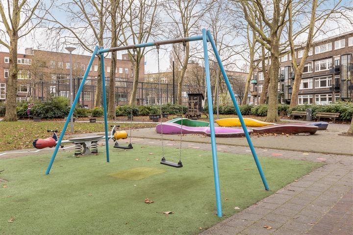 Bekijk foto 33 van Baljuwplein 69