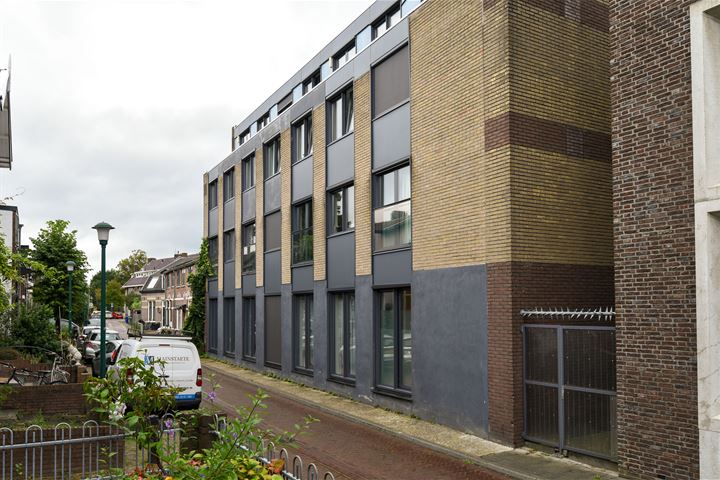 Bekijk foto 13 van Naarderstraat 33-B