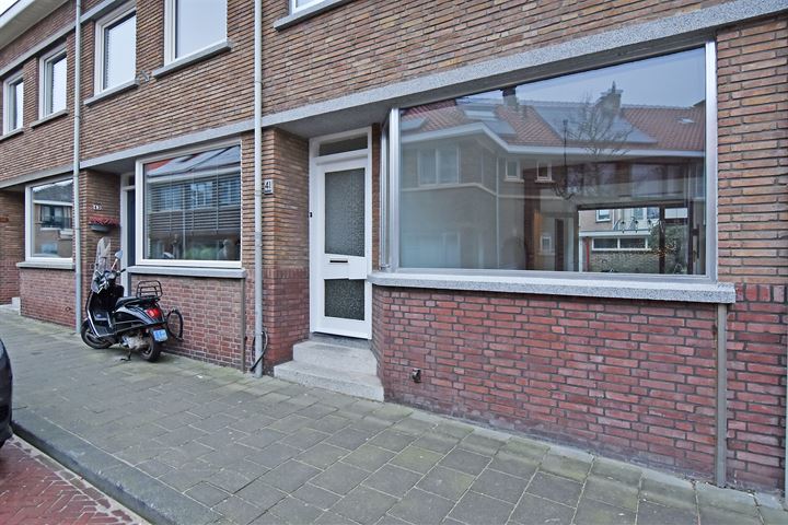 Bekijk foto 3 van Adriaan Coenenstraat 41