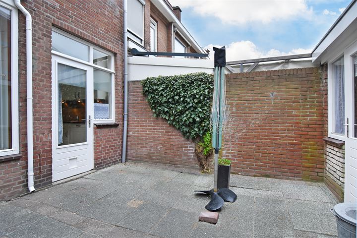 View photo 19 of Adriaan Coenenstraat 41