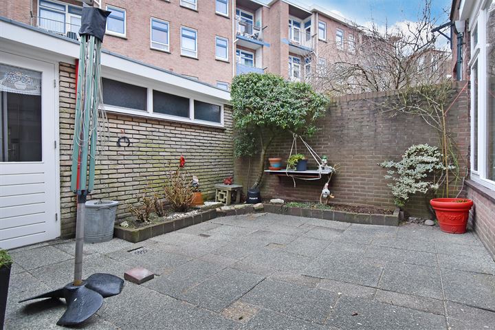 View photo 17 of Adriaan Coenenstraat 41