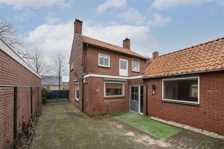 View photo 32 of Sint Antoniusstraat 1-B