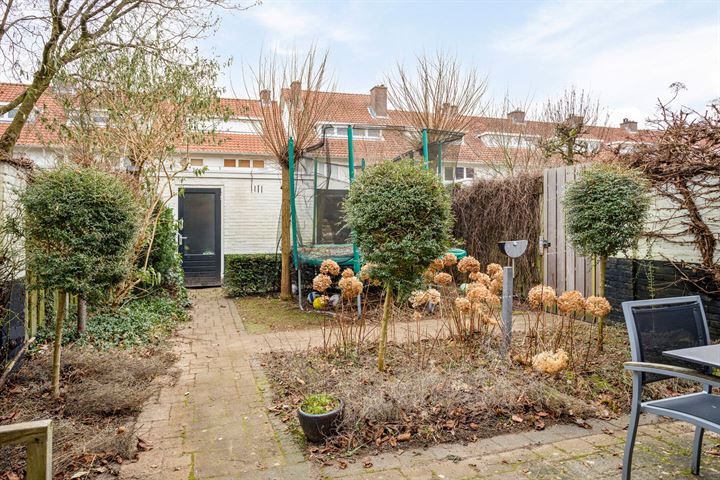 View photo 25 of Burghstraat 33