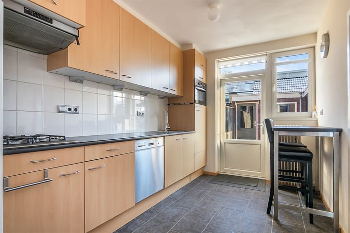 Foto 8 van Van Oost-Frieslandstraat 96