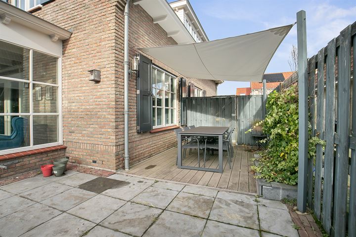 Bekijk foto 40 van Van Zeylstraat 4