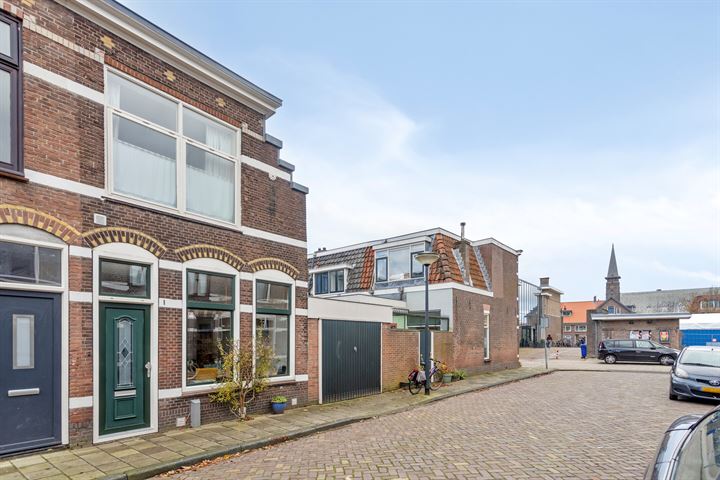 Bekijk foto 2 van Mecklenburgerstraat 1