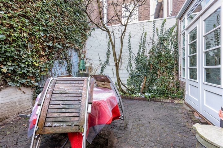 Bekijk foto 17 van Hobbemastraat 4