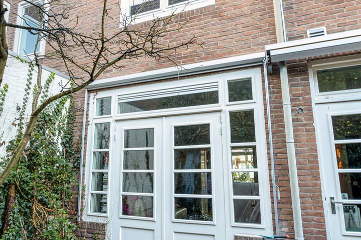 Bekijk foto 42 van Hobbemastraat 4