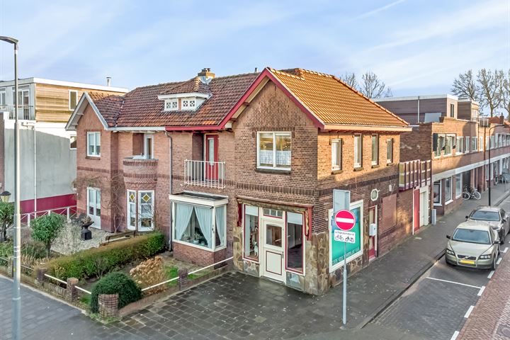 Bekijk foto 30 van van Hogendorpstraat 17