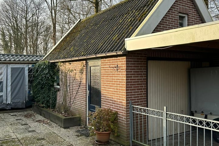 Bekijk foto 21 van Esdoornlaan 10