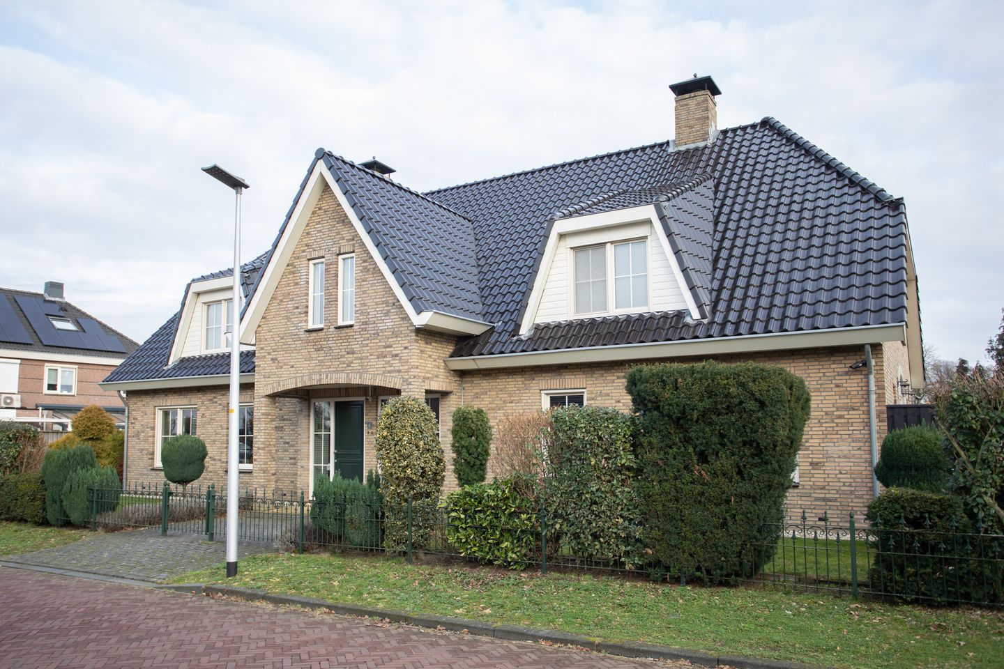 Deze huizen in Almelo staan nu te koop voor meer dan 1 miljoen euro