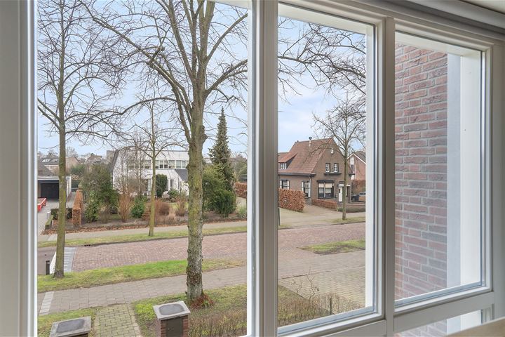 View photo 38 of Hezelaarstraat 63