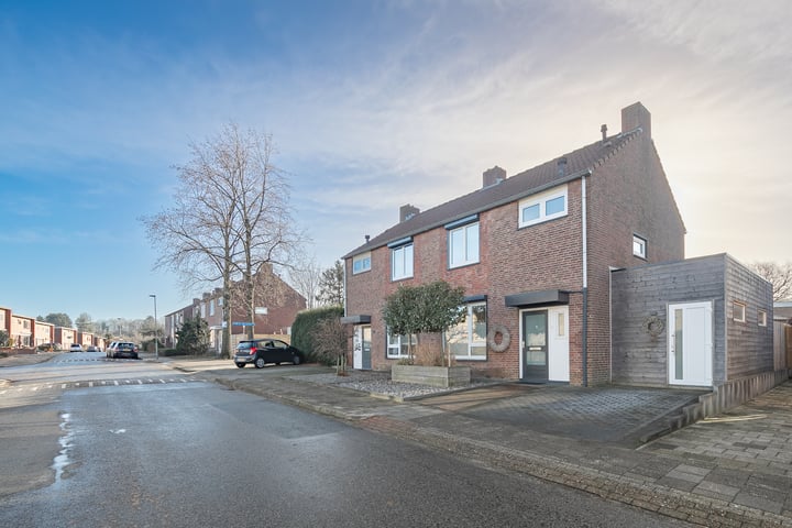 Bekijk foto 25 van Tulpstraat 47