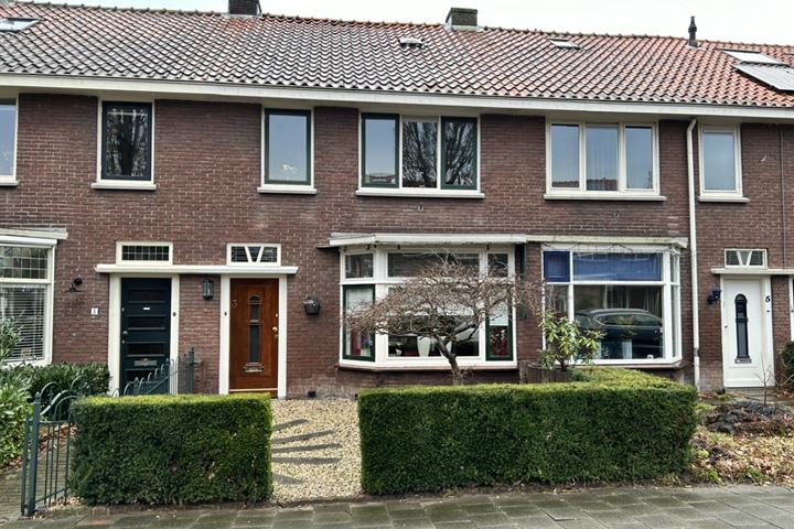 Bekijk foto 46 van Charlotte de Bourbonstraat 3