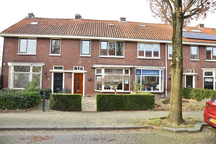 Bekijk foto 45 van Charlotte de Bourbonstraat 3