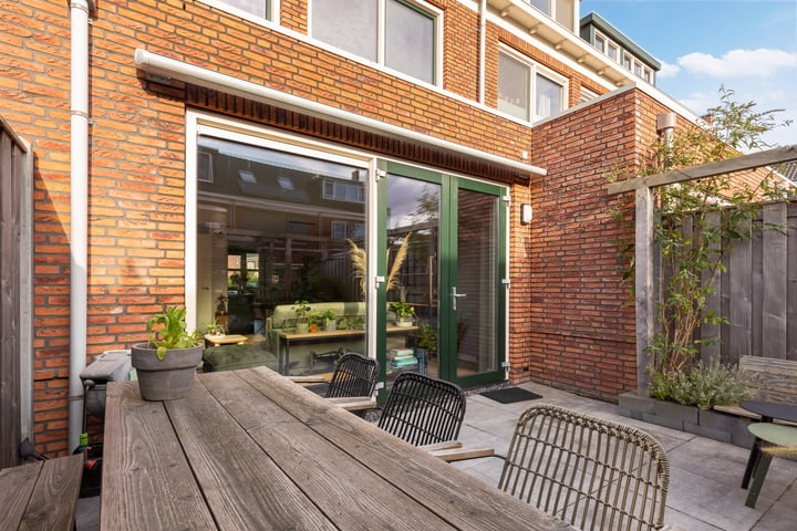 Bekijk foto 34 van Kneuterdijkstraat 14