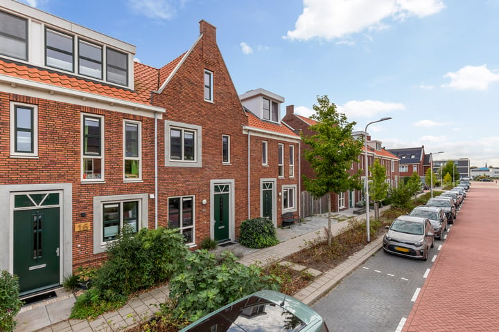 Bekijk foto 37 van Kneuterdijkstraat 14