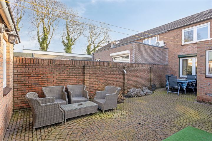 View photo 22 of Paterstraat 32