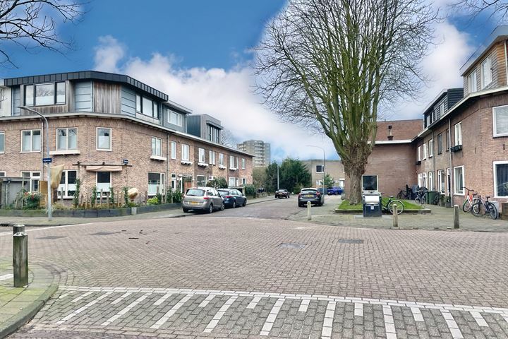 Bekijk foto 4 van Waalstraat 7