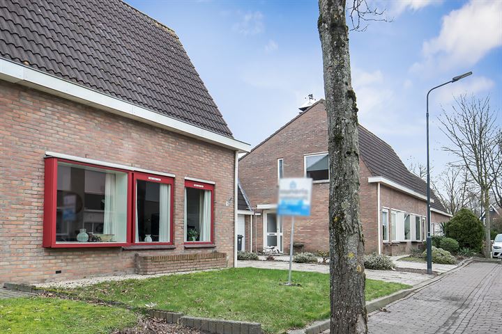 Bekijk foto 3 van Esdoornstraat 18