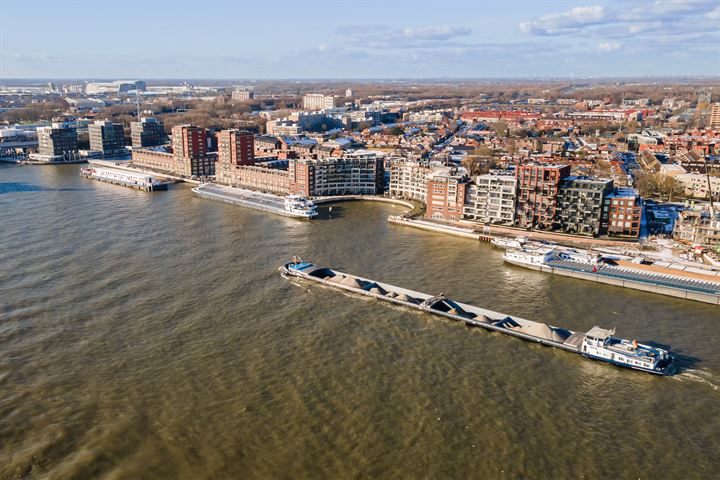 Bekijk foto 35 van Maasboulevard 120