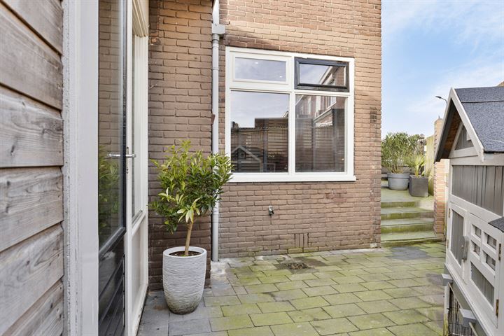 Bekijk foto 29 van Van Riebeekstraat 134