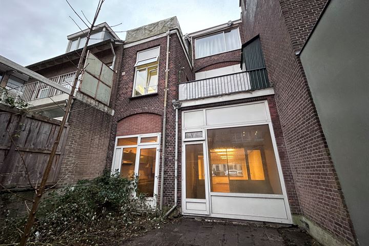 Bekijk foto 12 van Adelheidstraat 81-A