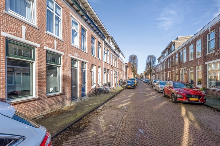 Bekijk foto 2 van Adriaan Loosjesstraat 34