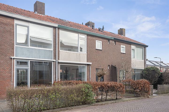 View photo 6 of Peelstraat 3