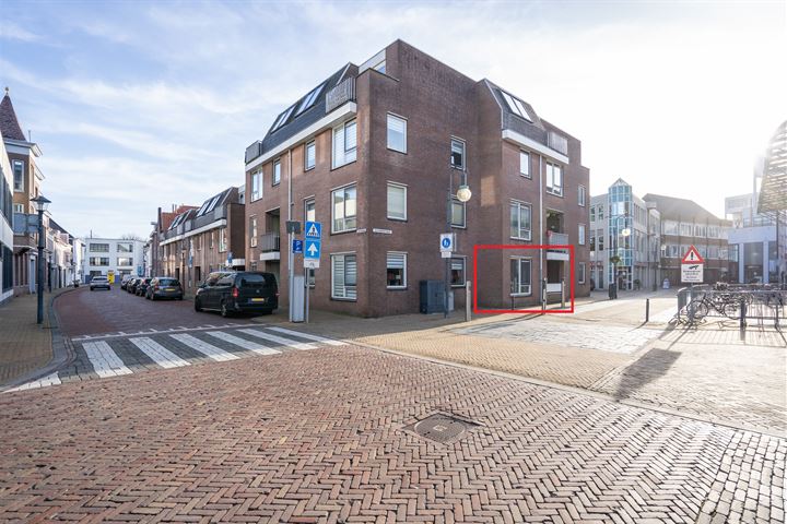 Bekijk foto 2 van Haarstraat 70