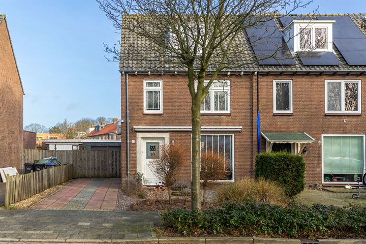 Bekijk foto 40 van Vredebestlaan 30