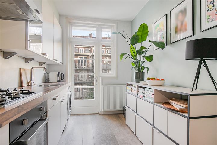 Bekijk foto 4 van Van Walbeeckstraat 83-2