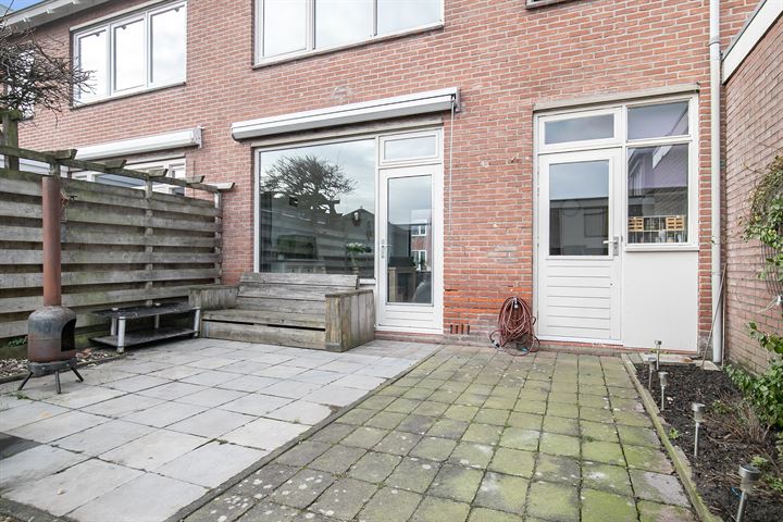 Bekijk foto 27 van Piet van der Hemstraat 12