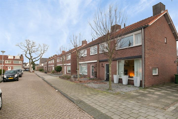 Bekijk foto 35 van Nicolaas Beetsstraat 2