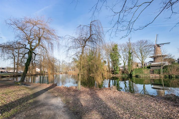 View photo 33 of Burgemeester van Claarenbeekstraat 34