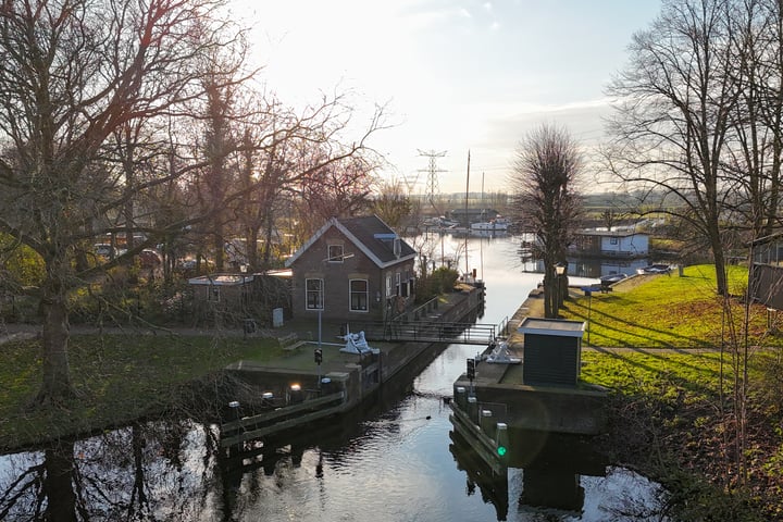 Bekijk foto 1 van Weesperstraat 113