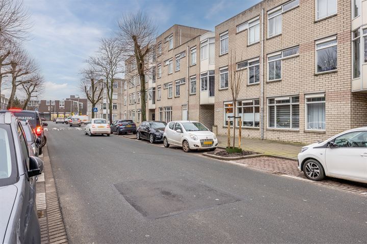 Bekijk foto 34 van Loosduinse Hoofdstraat 644