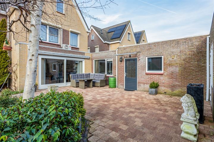 Bekijk foto 19 van Rembrandt van Rijnstraat 1