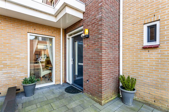 Bekijk foto 48 van Rembrandt van Rijnstraat 1