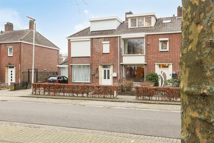 Bekijk foto 3 van Poeijersstraat 82