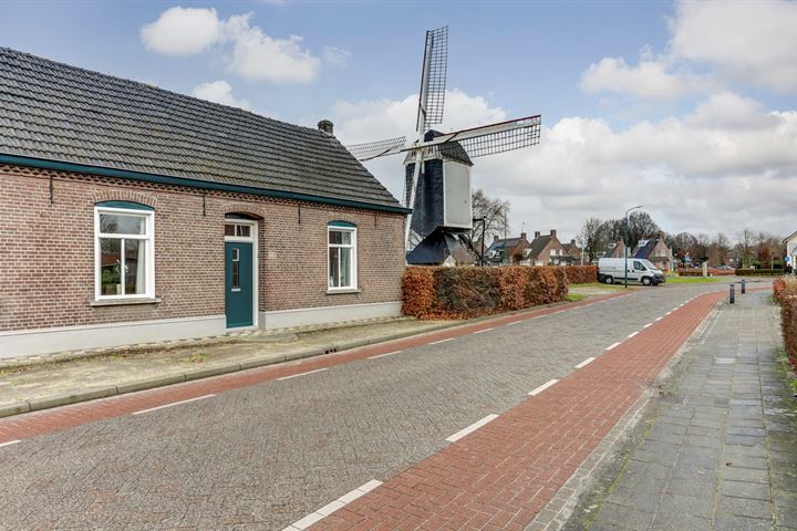 View photo 33 of Ekkerstraat 8