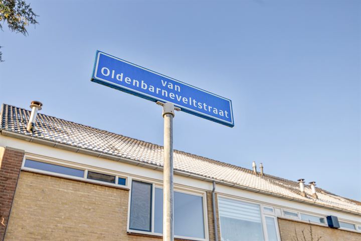 Bekijk foto 44 van Van Oldenbarneveltstraat 52