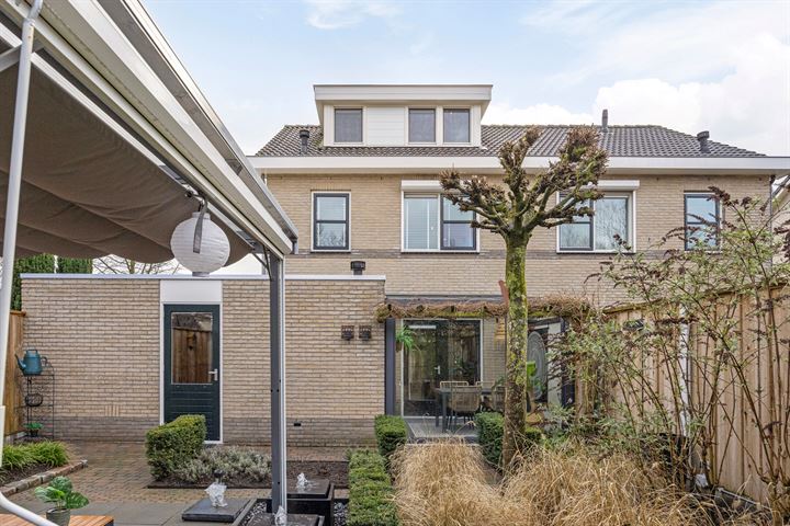 Bekijk foto 32 van Eifelstraat 9