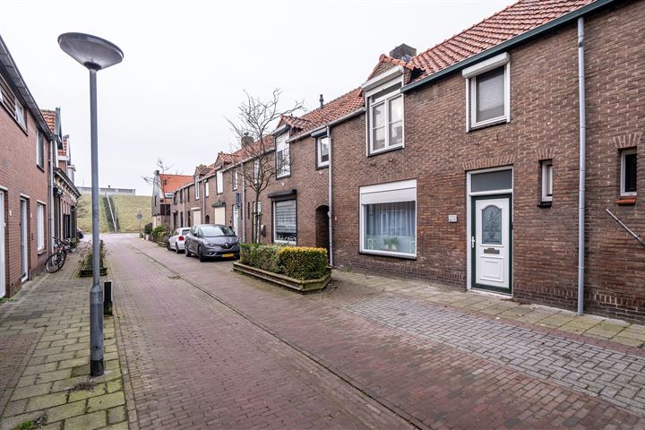 Bekijk foto 3 van Waalstraat 13