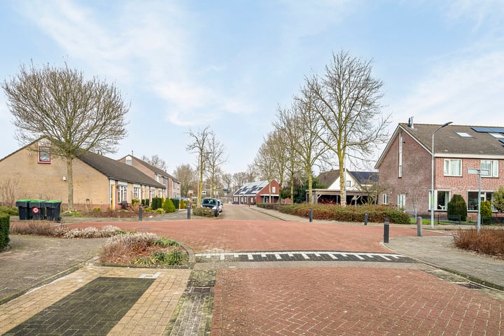 Bekijk foto 38 van De Heerdtweg 26