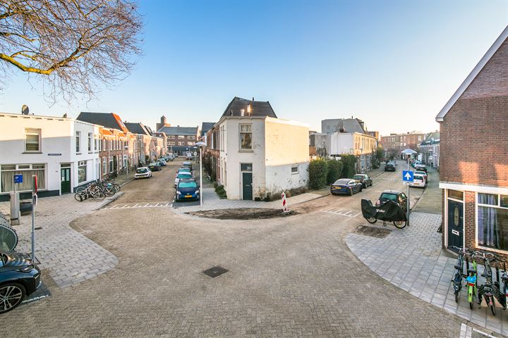 Bekijk foto 32 van Egelantierstraat 76-+ 76BIS