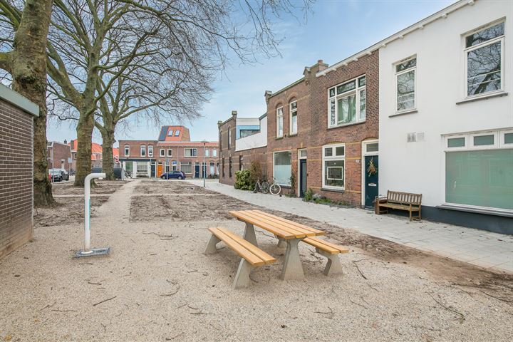 Bekijk foto 22 van Egelantierstraat 76-+ 76BIS