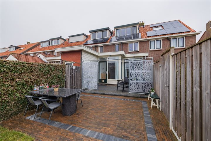 Bekijk foto 45 van St Jacobstraat 27