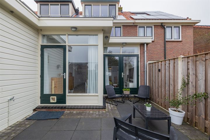 Bekijk foto 46 van St Jacobstraat 27